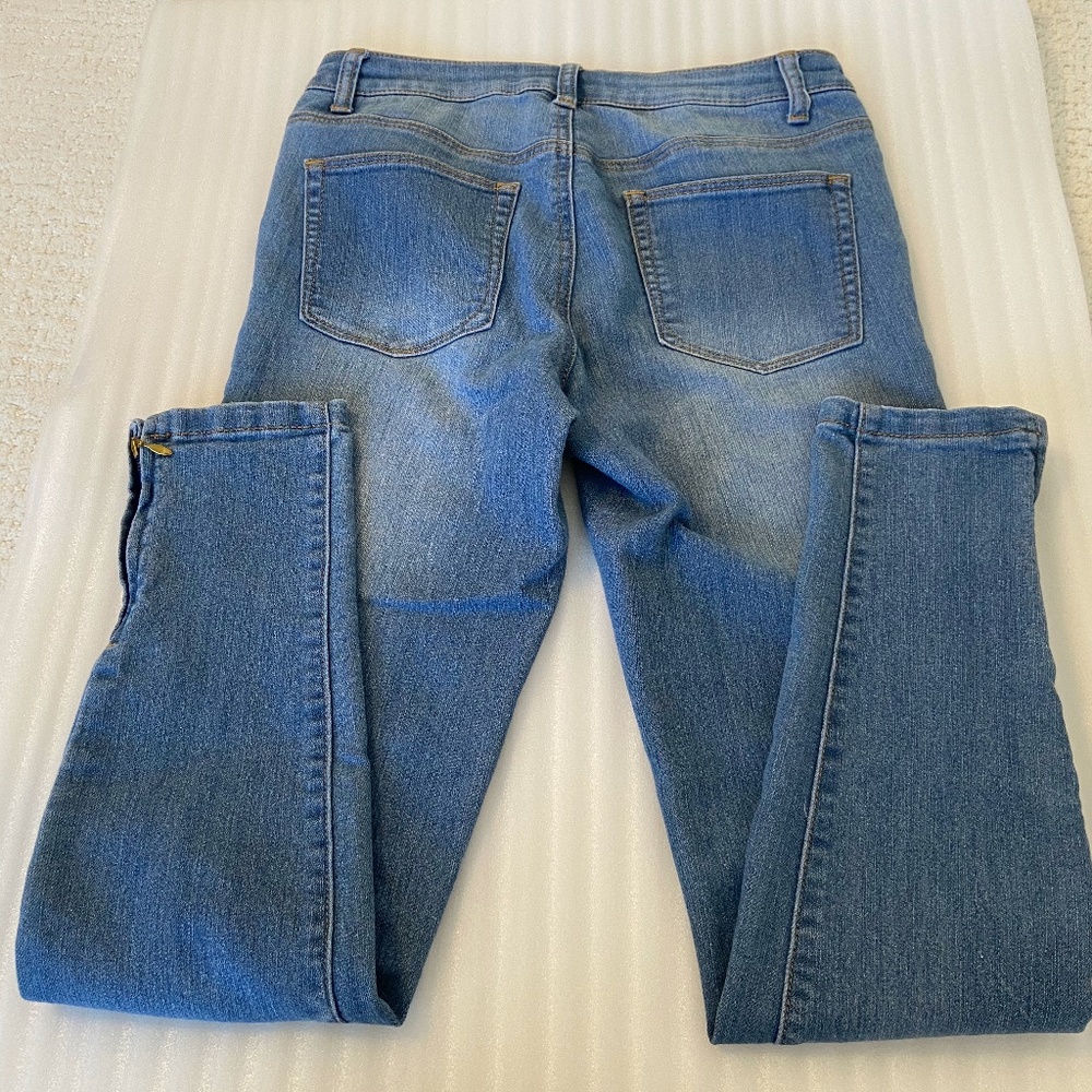 Cache Jeans - Picture 7 of 7